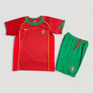 PORTUGAL 2004 HOME KIDS